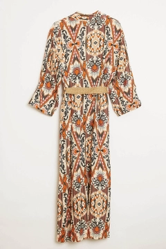Una modella di abbigliamento all'ingrosso indossa ROB10644 - Kimono - Tan, vendita all'ingrosso turca di Kimono di Robin
