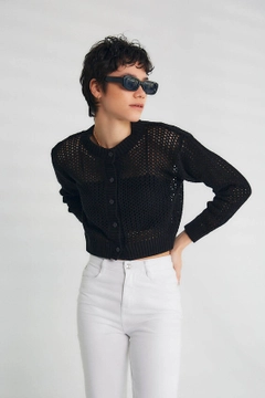 A wholesale clothing model wears ROB10707 - Cardigan - Black, Turkish wholesale Crop Top of Robin