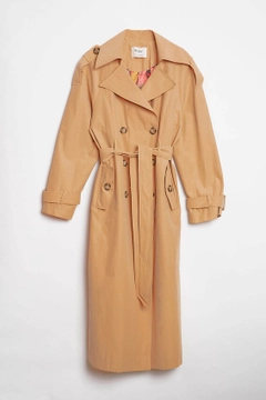 A wholesale clothing model wears ROB10831 - Trench Coat - Camel, Turkish wholesale Trenchcoat of Robin