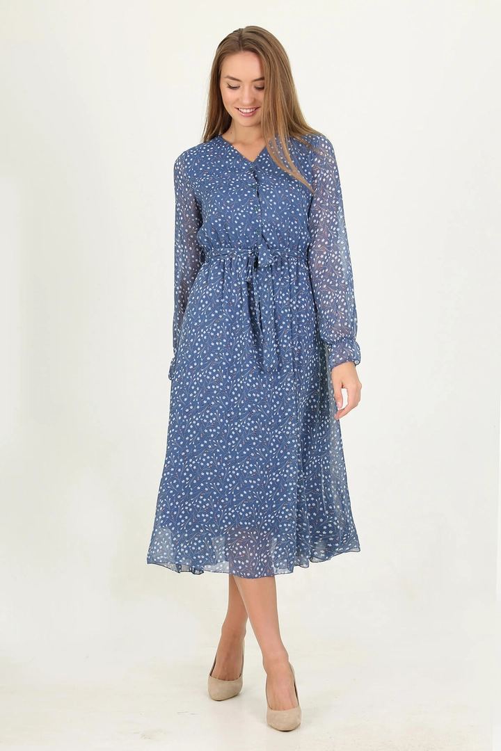 Ένα μοντέλο χονδρικής πώλησης ρούχων φοράει 35156 - Dress - Blue, τούρκικο Φόρεμα χονδρικής πώλησης από Mode Roy
