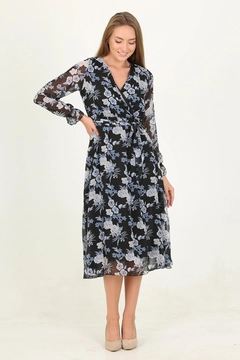 Ένα μοντέλο χονδρικής πώλησης ρούχων φοράει 35158 - Dress - Blue, τούρκικο Φόρεμα χονδρικής πώλησης από Mode Roy