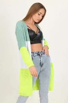 A wholesale clothing model wears 35214 - Cardigan - Green, Turkish wholesale Cardigan of Mode Roy