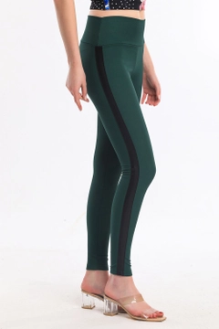 A wholesale clothing model wears sns10800-leather-striped-ottoman-tights-nefti, Turkish wholesale Leggings of SENSE