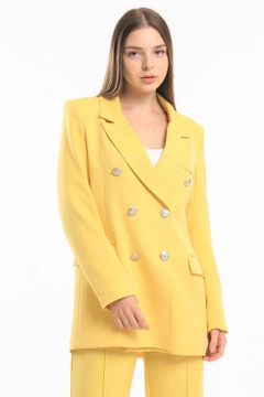 A wholesale clothing model wears sns10857-sense-yellow-lined-hürrem-fabric-oversize-blazer-jacket, Turkish wholesale Jacket of SENSE