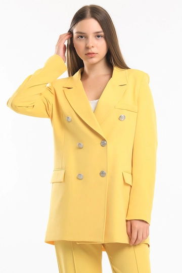 A wholesale clothing model wears  Sense Yellow Lined Hürrem Fabric Oversize Blazer Jacket
, Turkish wholesale Jacket of SENSE