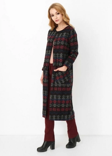 A wholesale clothing model wears  Front Long Coat With Agraffiti - Black & Claret Red
, Turkish wholesale Coat of SENSE
