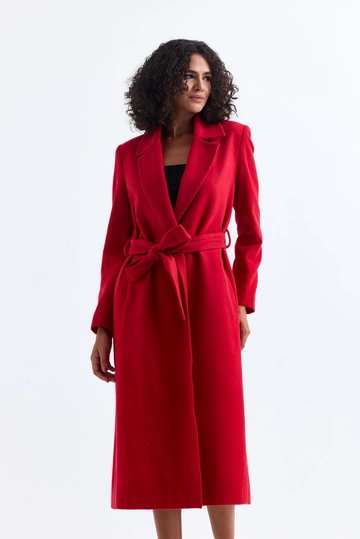 A wholesale clothing model wears  Sense Red Slit Detailed Belted Long Cuff Coat
, Turkish wholesale Coat of SENSE