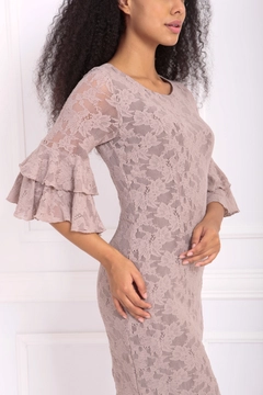 A wholesale clothing model wears sns10945-sense-mink-guipure-sleeves-flounce-dress, Turkish wholesale Dress of SENSE