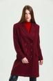 Een kledingmodel uit de groothandel draagt sns10947-sense-claret-red-6-button-lined-cashew-coat, Turkse groothandel  van 