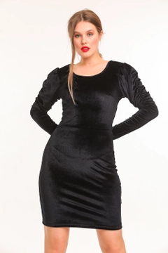 A wholesale clothing model wears sns11013-sense-black-velvet-dress-with-gathered-sleeves, Turkish wholesale Dress of SENSE