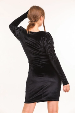 A wholesale clothing model wears sns11013-sense-black-velvet-dress-with-gathered-sleeves, Turkish wholesale Dress of SENSE