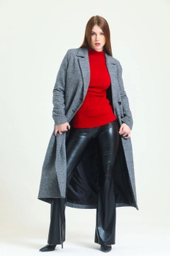 Ένα μοντέλο χονδρικής πώλησης ρούχων φοράει sns11057-houndstooth-patterned-long-coat-gray, τούρκικο Σακάκι χονδρικής πώλησης από SENSE