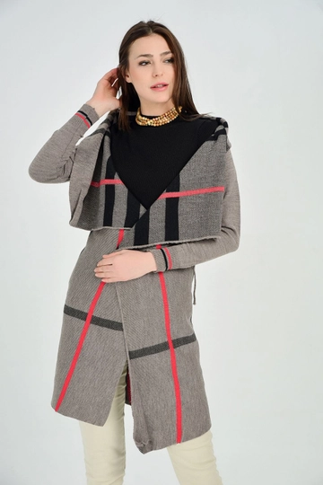 A wholesale clothing model wears  Ribbed Sleeve Plaid Cardigan - Mink & Black
, Turkish wholesale Cardigan of SENSE