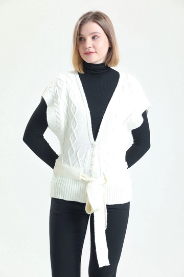 A wholesale clothing model wears  Knitwear Vest - Ecru
, Turkish wholesale Cardigan of SENSE