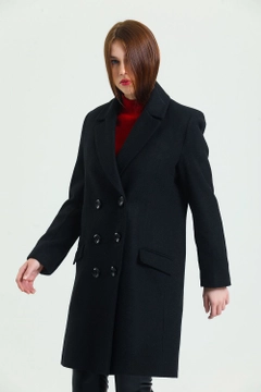 Um modelo de roupas no atacado usa sns11107-lined-stamp-plus-size-coat-black, atacado turco Casaco de SENSE