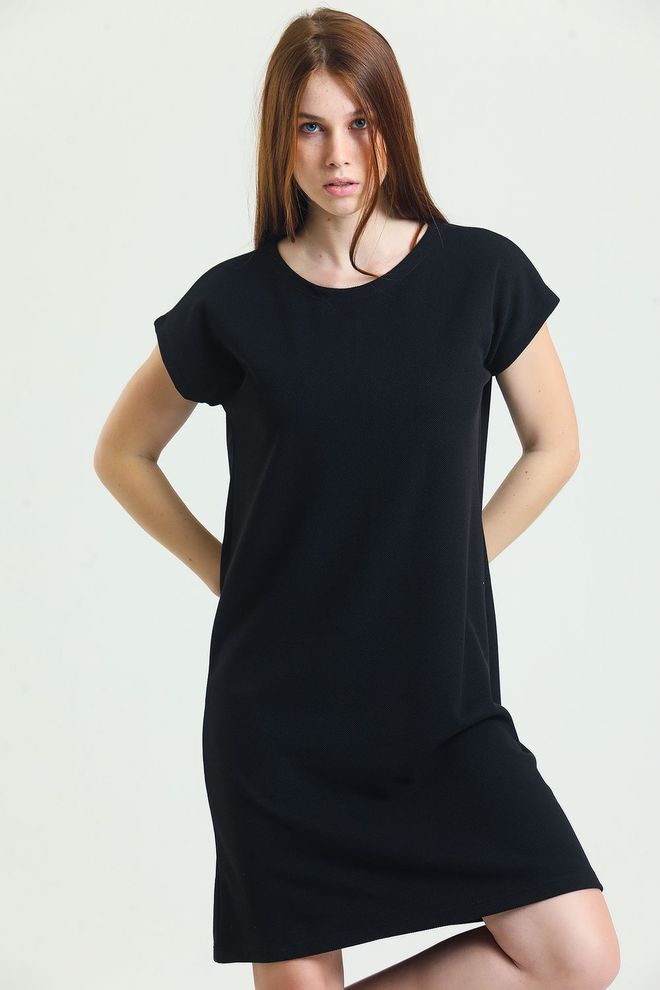 SENSE Mini Abito A Maniche Corte Con Colletto A Piscina Nero Sense Abbigliamento all'ingrosso Casuale