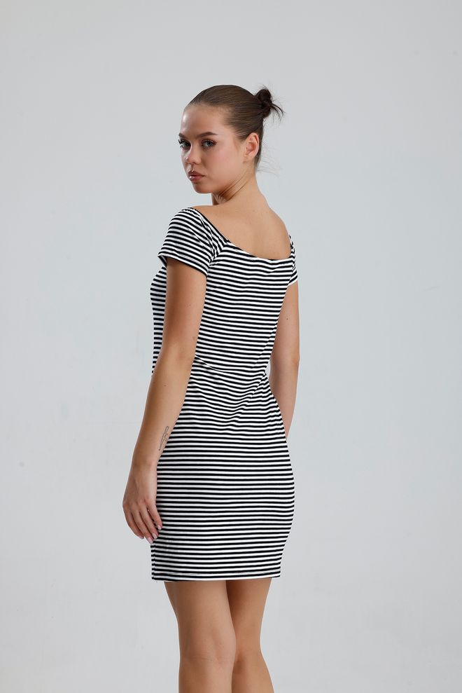 SENSE Черна Райе Бодикон Мини Рокля С Лодка Деколте Black Striped Bodycon Mini Dress With Boat Neck Дрехи на едро Секси