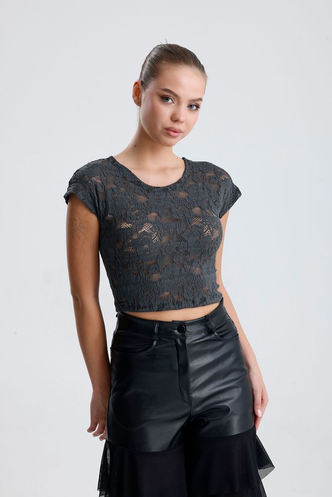 SENSE بلوزة سوداء مزهرة بقصة ضيقة وأكمام كاب قصيرة ملابس بالجملة 1