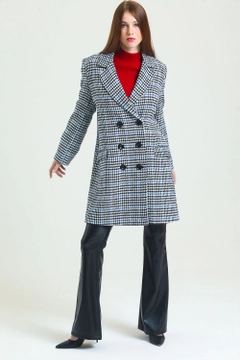 Модел на дрехи на едро носи sns10072-black-saks-goose-feet-6-button-lined-cashmere-coat, турски едро Къси панталонки на SENSE
