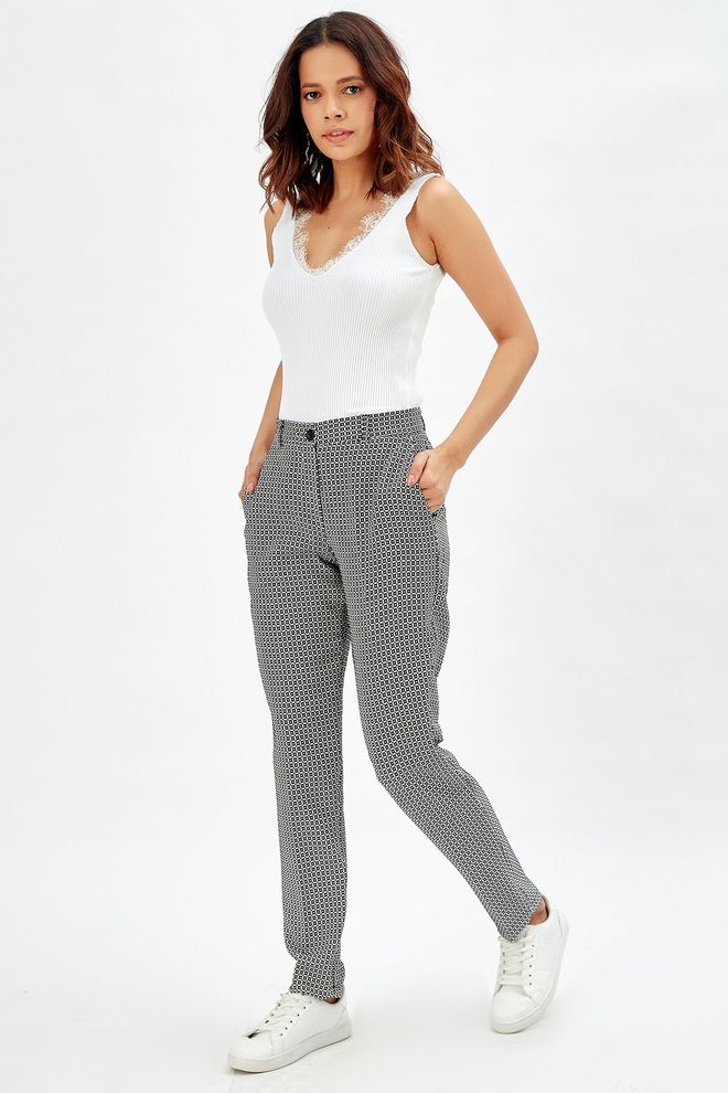 SENSE Črne hlače Pitikare z zadrgo in stranskimi žepi PNT 31950 Oblačila na debelo Ležerno