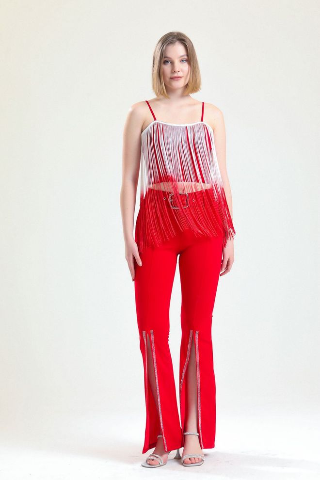 SENSE Czerwone wieczorowe spodnie z krepy z paskiem w talii i kamieniami Hurtowa sprzedaż odzieży Elegancki