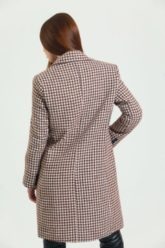 Модел на дрехи на едро носи sns10281-black-brown-houndstooth-6-button-lined-cashew-coat, турски едро Къси панталонки на SENSE