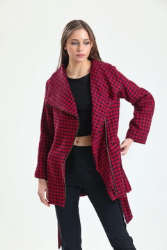 Un mannequin de vêtements en gros porte sns10388-navy-red-wide-collar-front-zippered-belted-coat, Manteau en gros de SENSE en provenance de Turquie