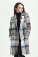 Ένα μοντέλο χονδρικής πώλησης ρούχων φοράει sns10300-beige-plaid-6-button-lined-cashmere-coat, τούρκικο  χονδρικής πώλησης από 