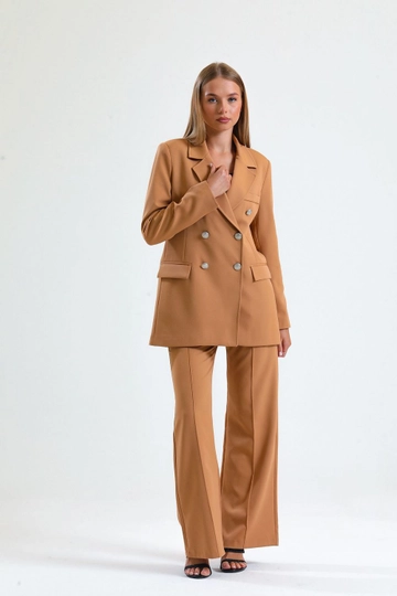 A wholesale clothing model wears  Sense Camel Women's Suit Jacket And Trousers
, Turkish wholesale Suit of SENSE