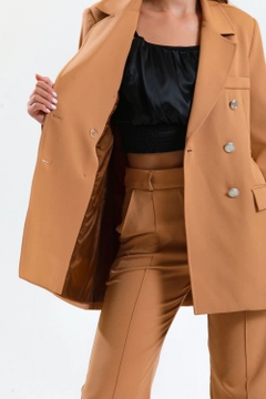 A wholesale clothing model wears sns10581-sense-camel-women's-suit-jacket-and-trousers, Turkish wholesale Suit of SENSE
