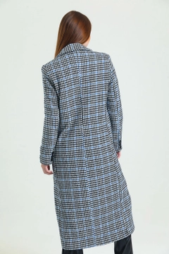 Ένα μοντέλο χονδρικής πώλησης ρούχων φοράει sns10585-sense-black-saks-crow's-feet-lined-patterned-long-coat, τούρκικο Σακάκι χονδρικής πώλησης από SENSE