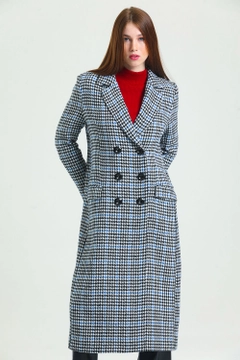 Ένα μοντέλο χονδρικής πώλησης ρούχων φοράει sns10585-sense-black-saks-crow's-feet-lined-patterned-long-coat, τούρκικο Σακάκι χονδρικής πώλησης από SENSE