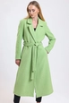 Una modella di abbigliamento all'ingrosso indossa sns10670-sense-mint-slit-detailed-belted-long-cuff-coat, vendita all'ingrosso turca di  di 