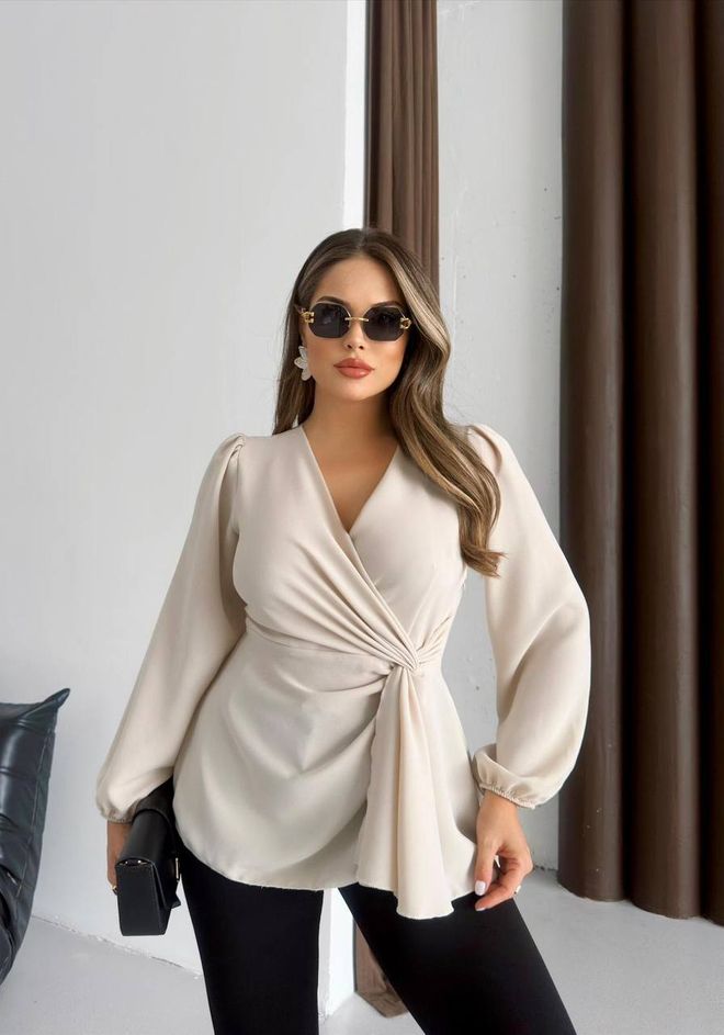 STEPS Κομψή Μπεζ Μπλούζα Με V λαιμό Και Κανονική Εφαρμογή Χονδρικό εμπόριο ενδυμάτων Casual