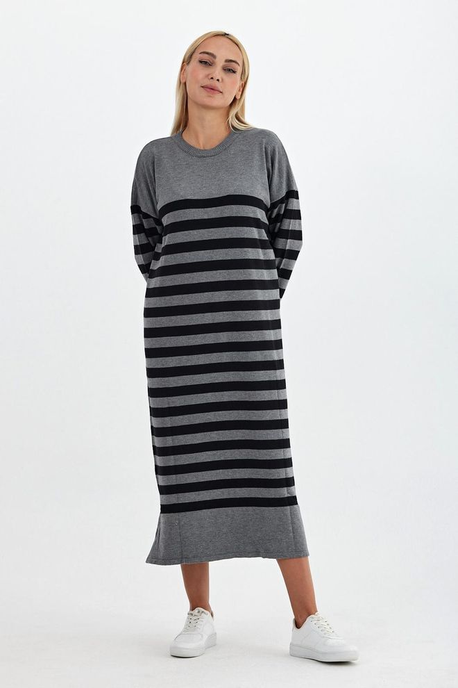 See More Vestido Tricô Listrado Roupas por atacado Casual