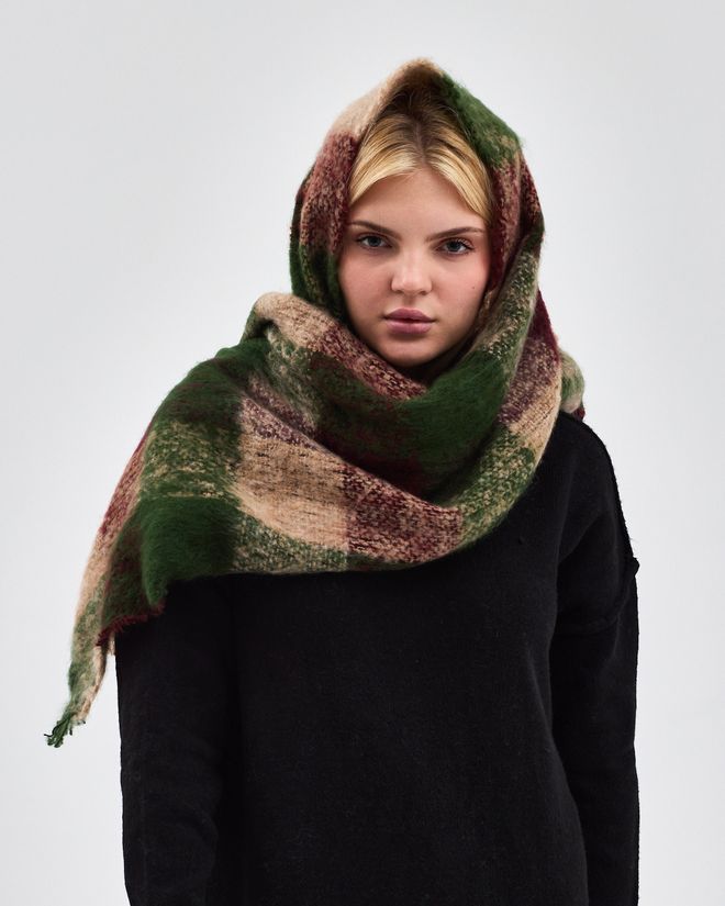 See More Σάλι Χονδρικό εμπόριο ενδυμάτων Casual