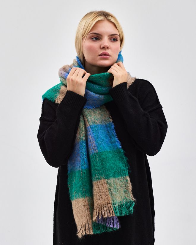 See More Σάλι Χονδρικό εμπόριο ενδυμάτων Casual