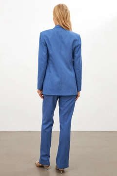 Ένα μοντέλο χονδρικής πώλησης ρούχων φοράει str11440-trousers-blue, τούρκικο Παντελόνι χονδρικής πώλησης από Setre