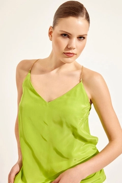 Een kledingmodel uit de groothandel draagt 45262 - Blouse - Pistachio Green, Turkse groothandel Blouse van Setre