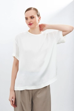 Een kledingmodel uit de groothandel draagt str11314-blouse-ecru, Turkse groothandel Blouse van Setre