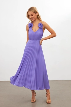 Una modella di abbigliamento all'ingrosso indossa str11388-dress-purple, vendita all'ingrosso turca di Vestito di Setre