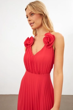 Ένα μοντέλο χονδρικής πώλησης ρούχων φοράει str11414-dress-red, τούρκικο Φόρεμα χονδρικής πώλησης από Setre