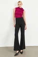Een kledingmodel uit de groothandel draagt 40330-trousers-black, Turkse groothandel  van 