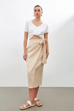 Een kledingmodel uit de groothandel draagt str11185-skirt-beige, Turkse groothandel Rok van Setre