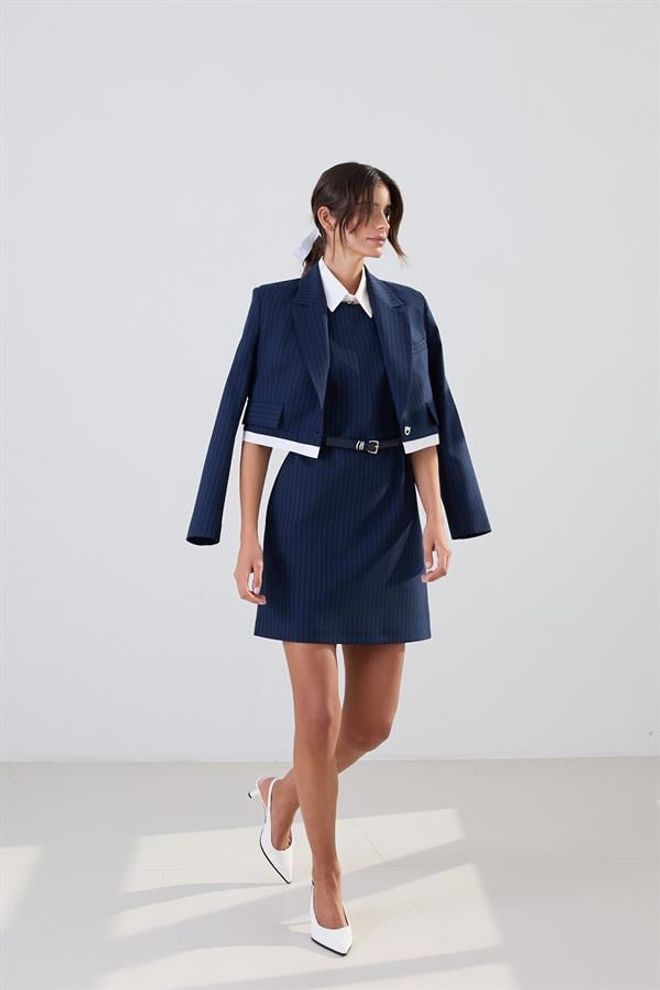 Setre Mini jack Met Lange Mouwen Asymmetrische Sluitingszakken En Tailledetail Marineblauw Groothandel Kleding 0