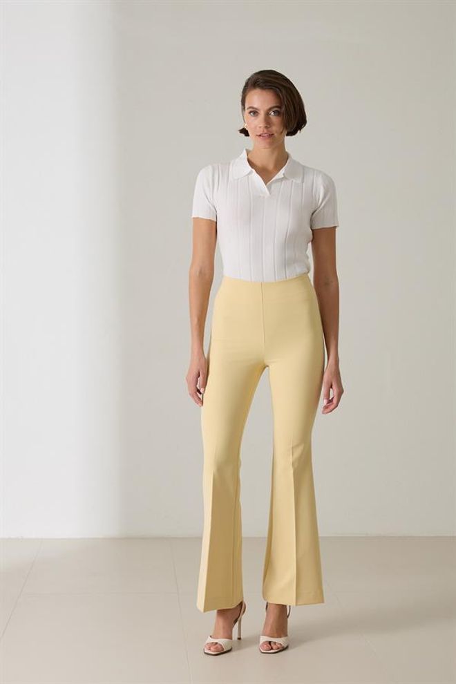 Setre Broek Met Losse Broekspijpen Botergeel Groothandel Kleding Formeel