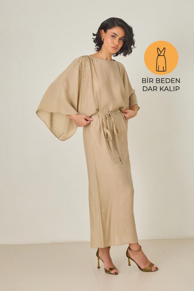 Setre Bej Zarif Resmi Fit & Düz Elbise Pelerin Kollarla Toptan Giyim Tesettür