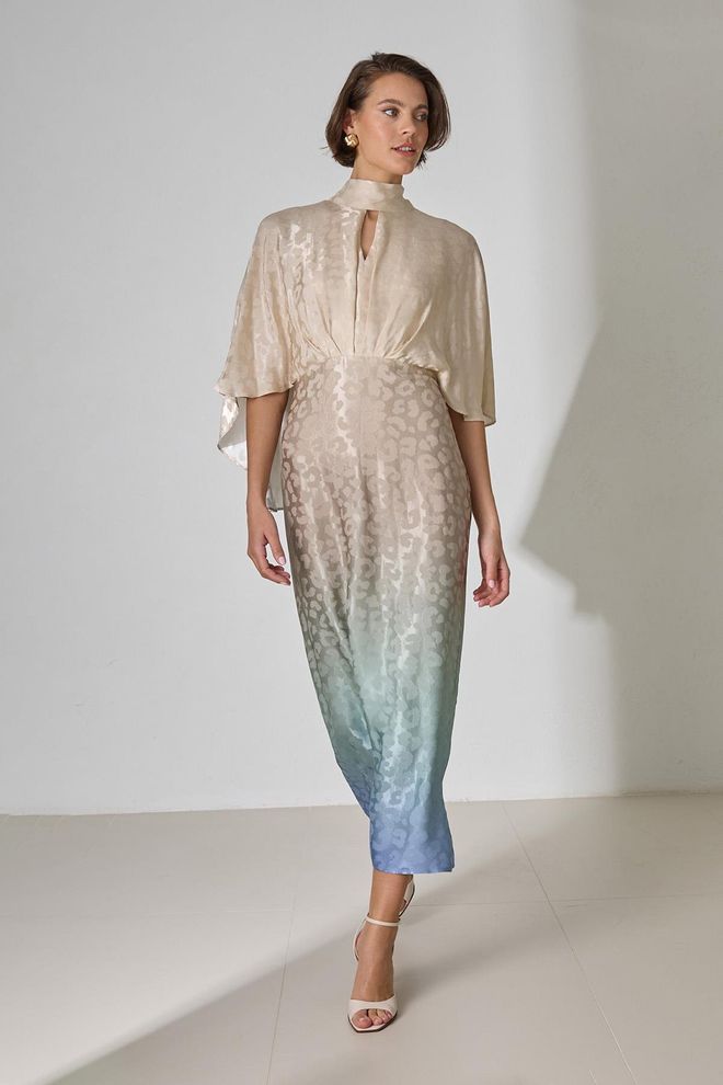 Setre Bej Zarif Fit & Düz Elbise Pelerin Kollarıyla Toptan Giyim Tesettür