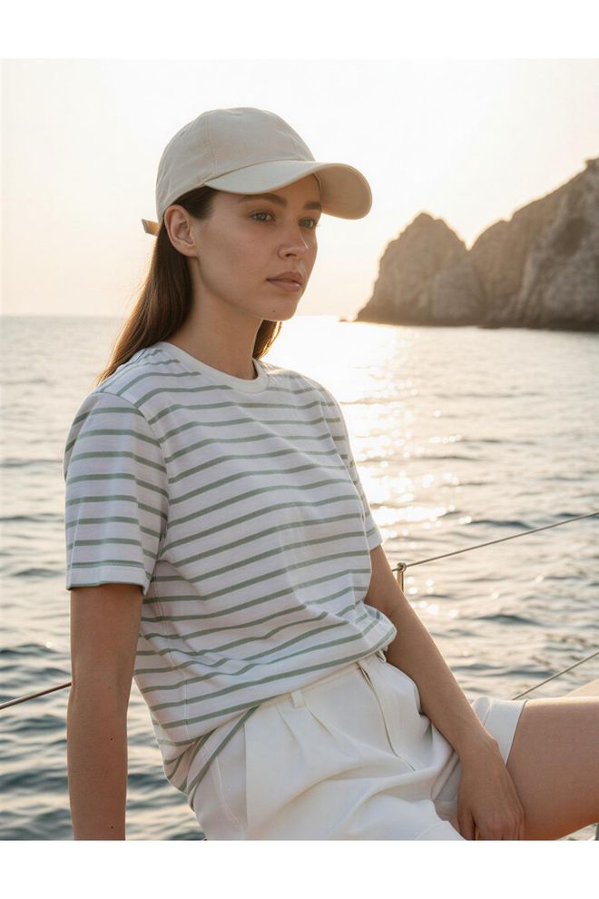 Setre Biała Casualowa Paskowana Tshirt Z Okrągłym Dekoltem Hurtowa sprzedaż odzieży Casual