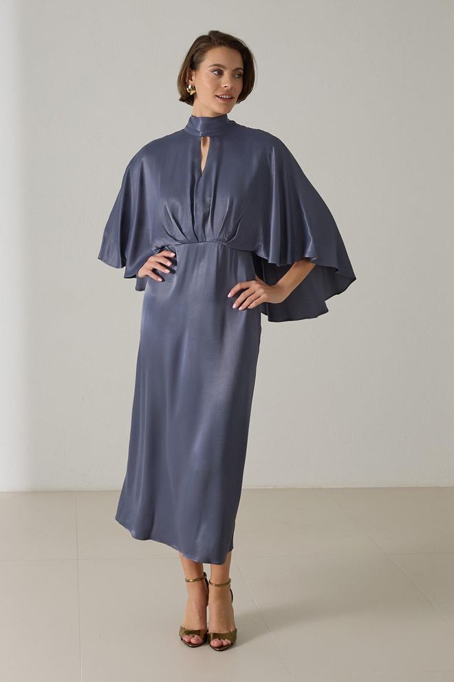 Setre Elegantes Graues Slip Kleid Mit Cape Ärmeln Großhandelskleidung 1